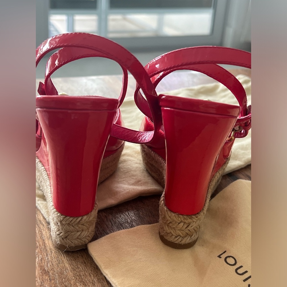 LOUIS VUITTON Monogram Vernis Wedge Sandals Rose Pop 36 - Picture 15 of 15